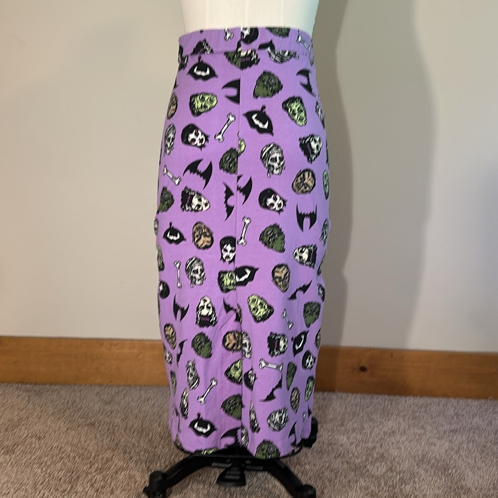 Lavender knit stretch monster print pencil skirt - Picture 3 of 6